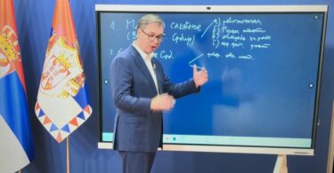 Aleksandar Vučić kraj srbije