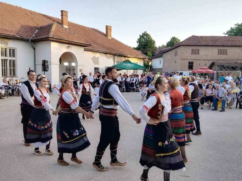 brusnik selo sa dušom