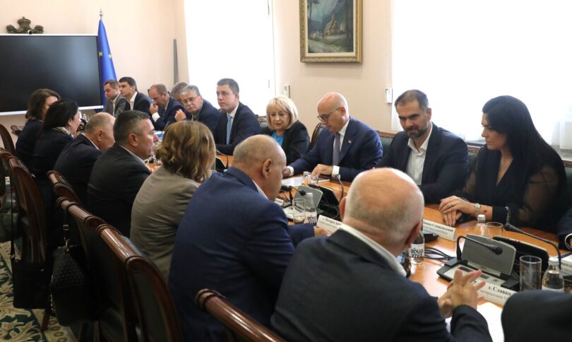 Vučević plata u prosveti