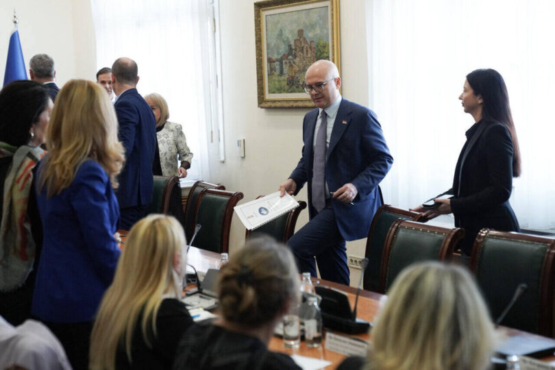 Vučević konačna ponuda za prosvetare