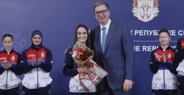 Vučić ugostio srpske bokserke