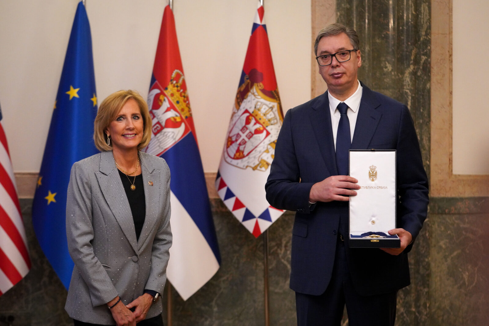 Predsednik Vučić odlikovao Klaudiju Teni